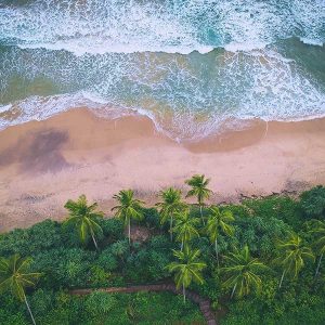 Sri Lanka beach photo by Raj Eiamworakul for Unsplash