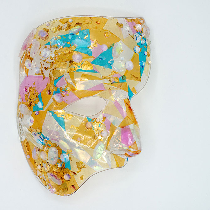 Kendra Scott Phantom mask