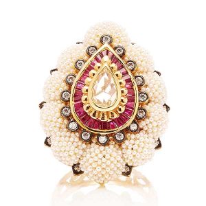 Moksh Taantvi Teardrop ring