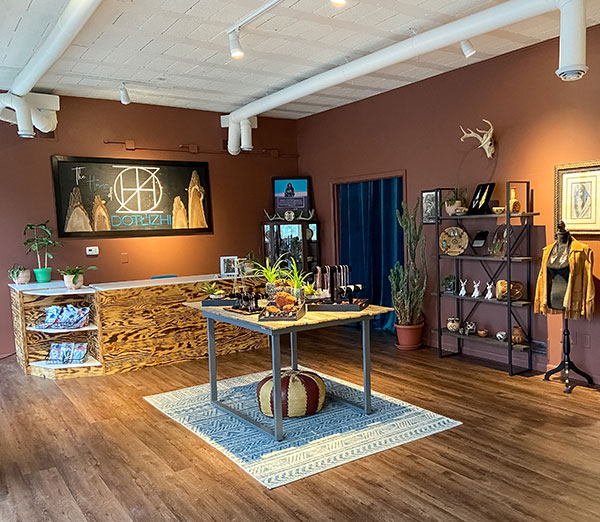 Dotlizhi Iowa City showroom