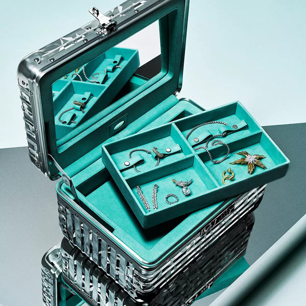Tiffany & Co in 2023  Jewelry fashion trends, Tiffany & co., Bags