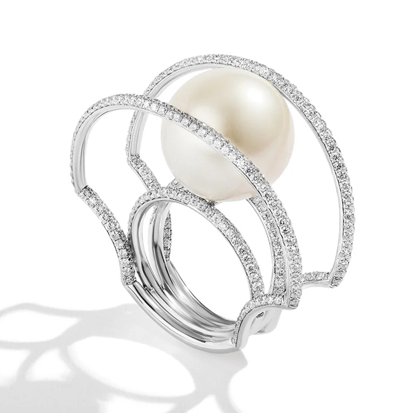 Renato Cipullo pearl crescent ring